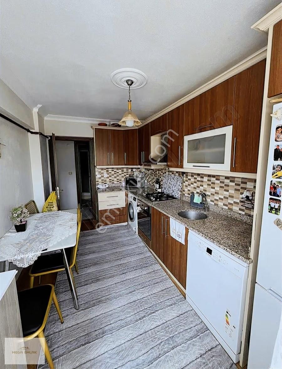 Mega Emlaktan Satılık 3+1 Ara Kat Daire - Görsel 5