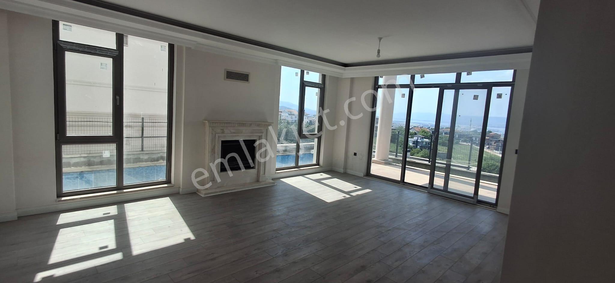 The Gate Emlak'tan Zümrüd-ü Anka Iı Sitesi'nde Satılık Deniz Manzaralı 4+1 Villa - Görsel 16