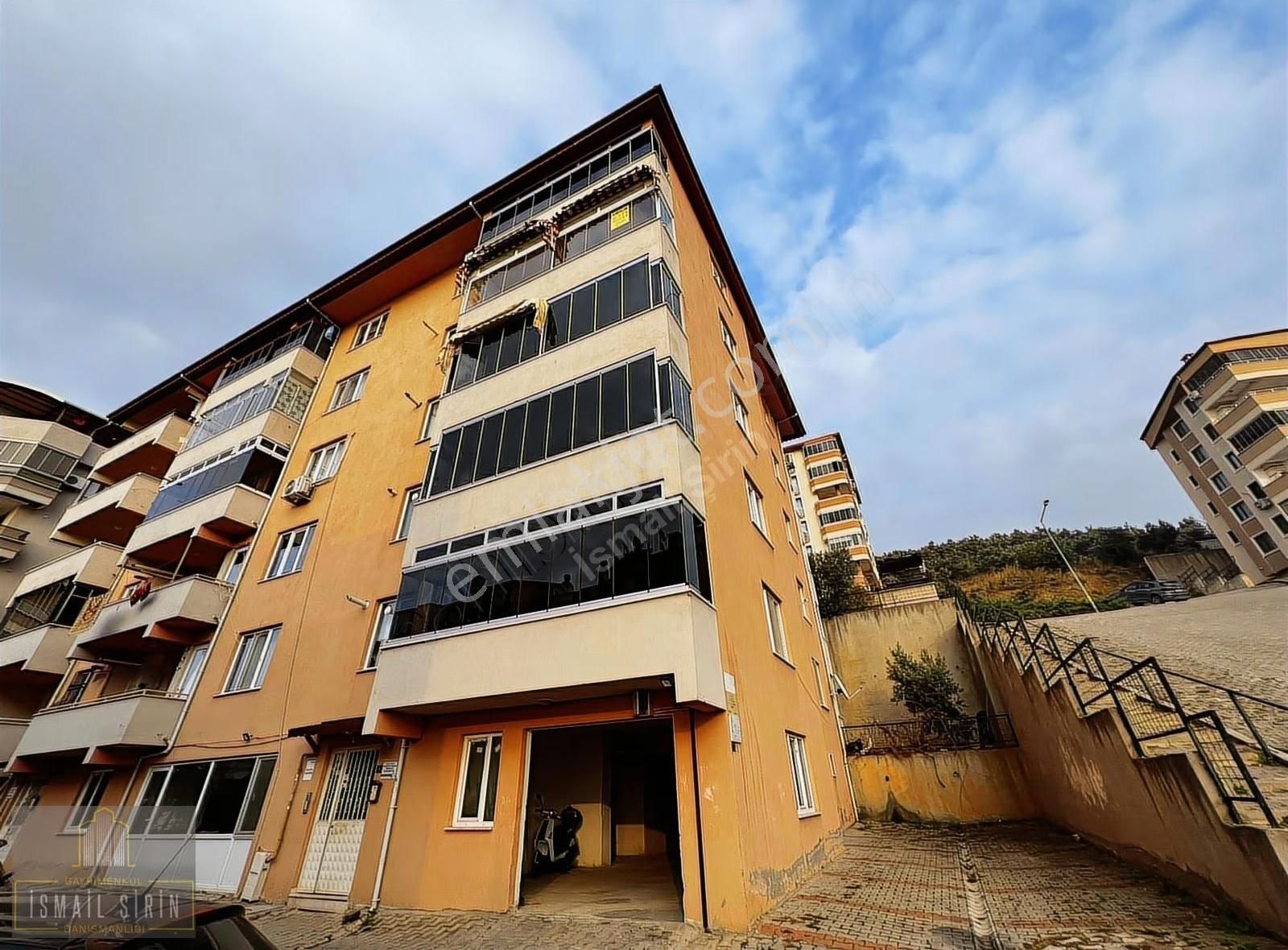 Şirinden Manastırda Deniz Manzaralı Masrafsız Ara Kat 3+1 Daire - Görsel 3