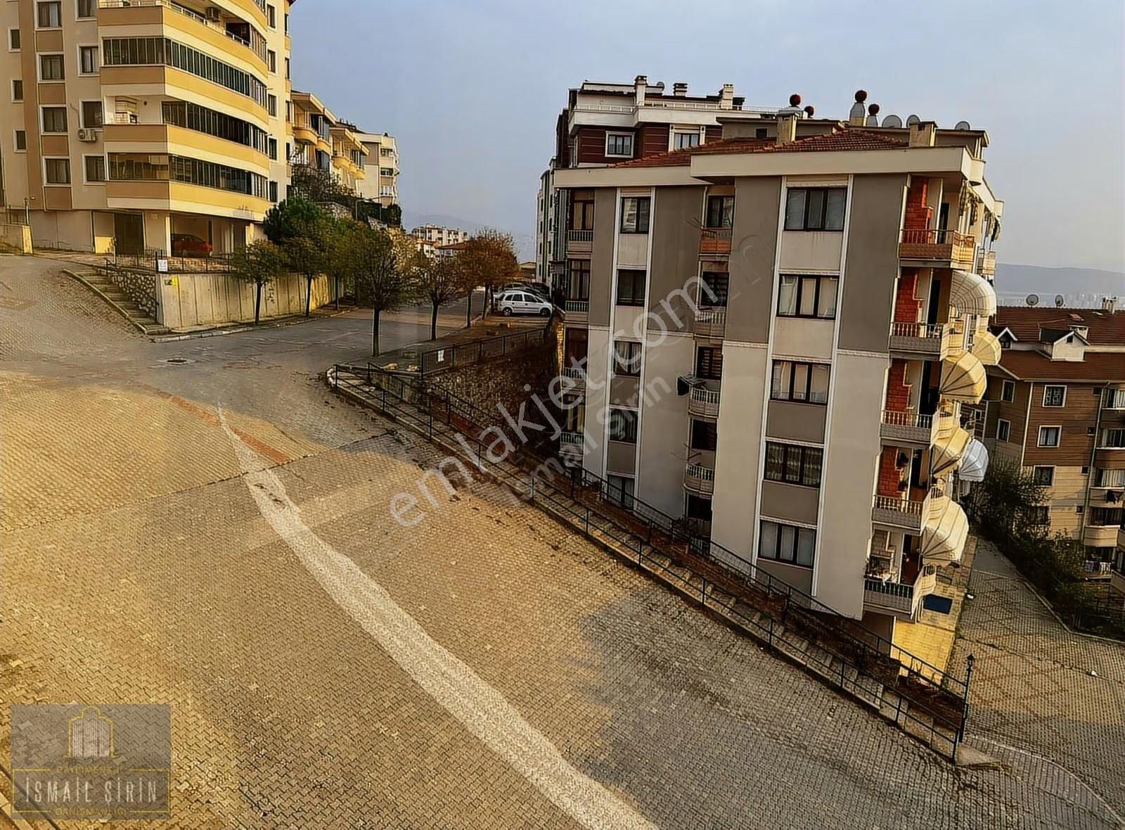 Şirinden Manastırda Deniz Manzaralı Masrafsız Ara Kat 3+1 Daire - Görsel 11