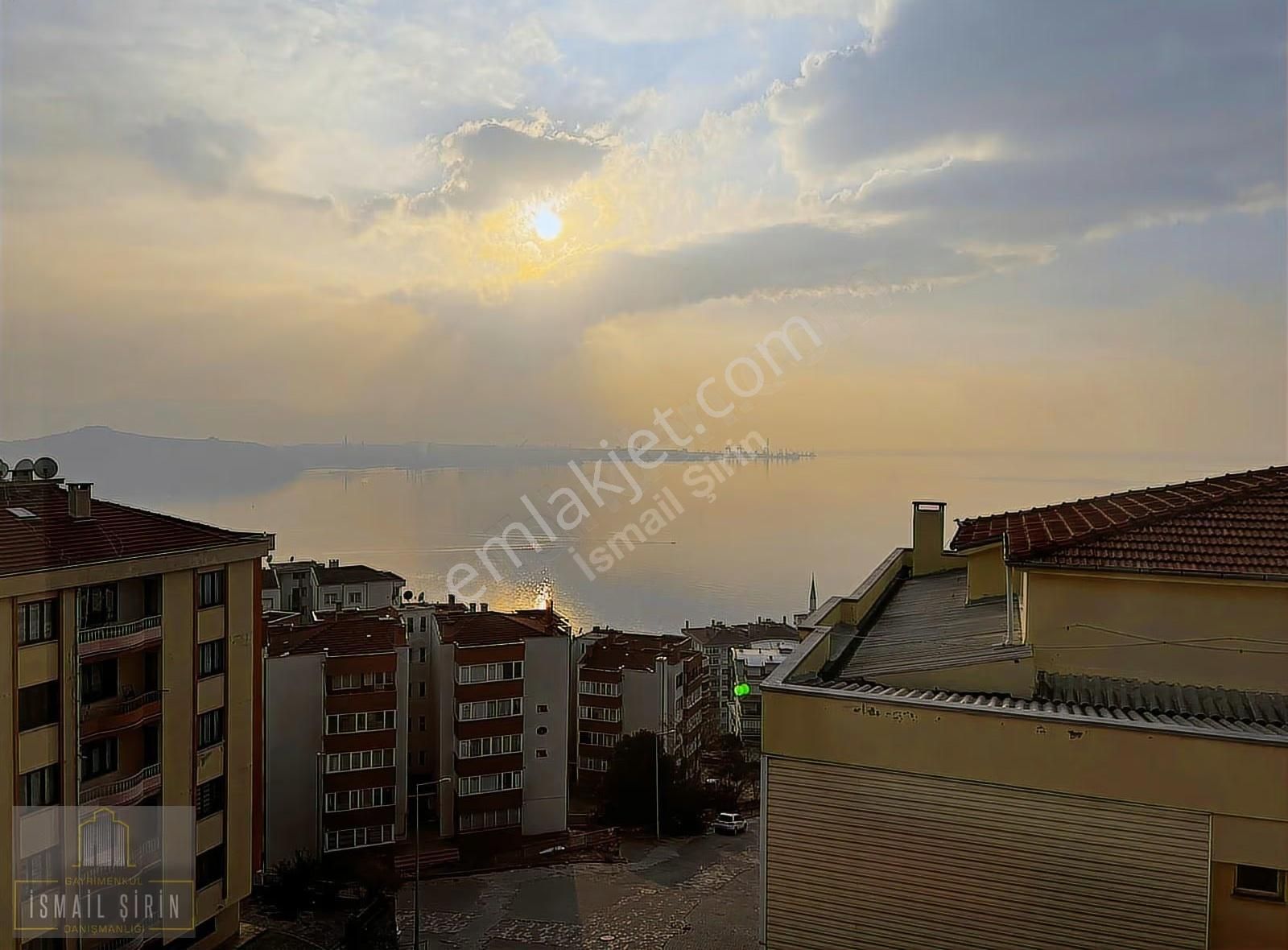 Şirinden Manastırda Deniz Manzaralı Masrafsız Ara Kat 3+1 Daire - Görsel 10