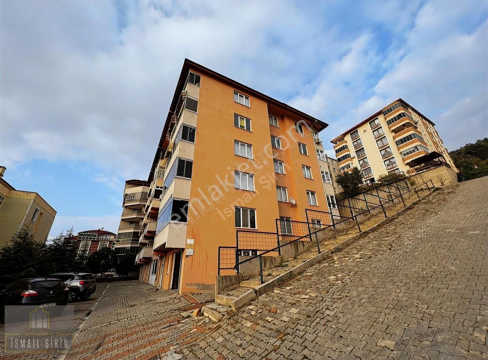 Şirinden Manastırda Deniz Manzaralı Masrafsız Ara Kat 3+1 Daire - Görsel 9