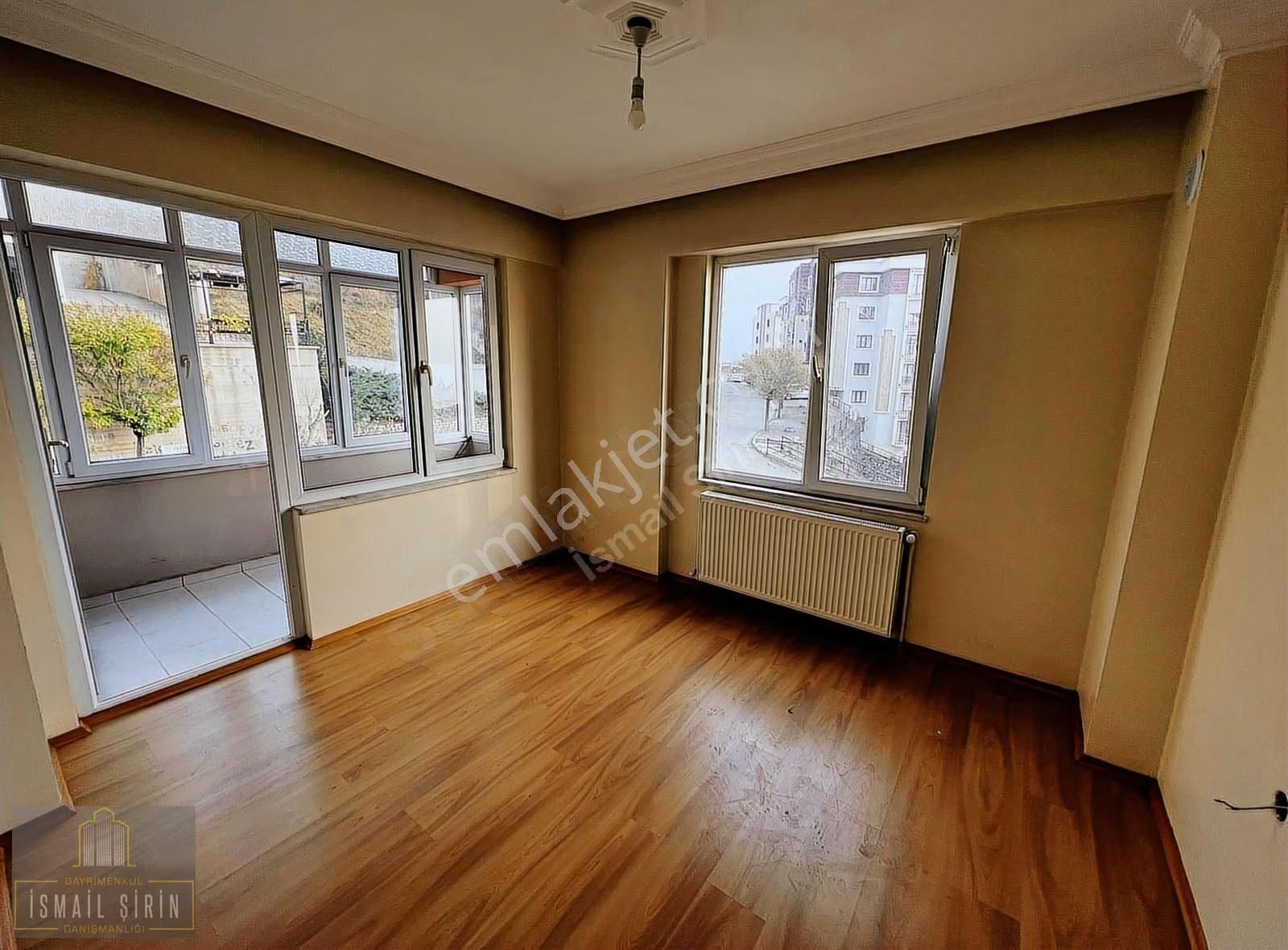 Şirinden Manastırda Deniz Manzaralı Masrafsız Ara Kat 3+1 Daire - Görsel 13