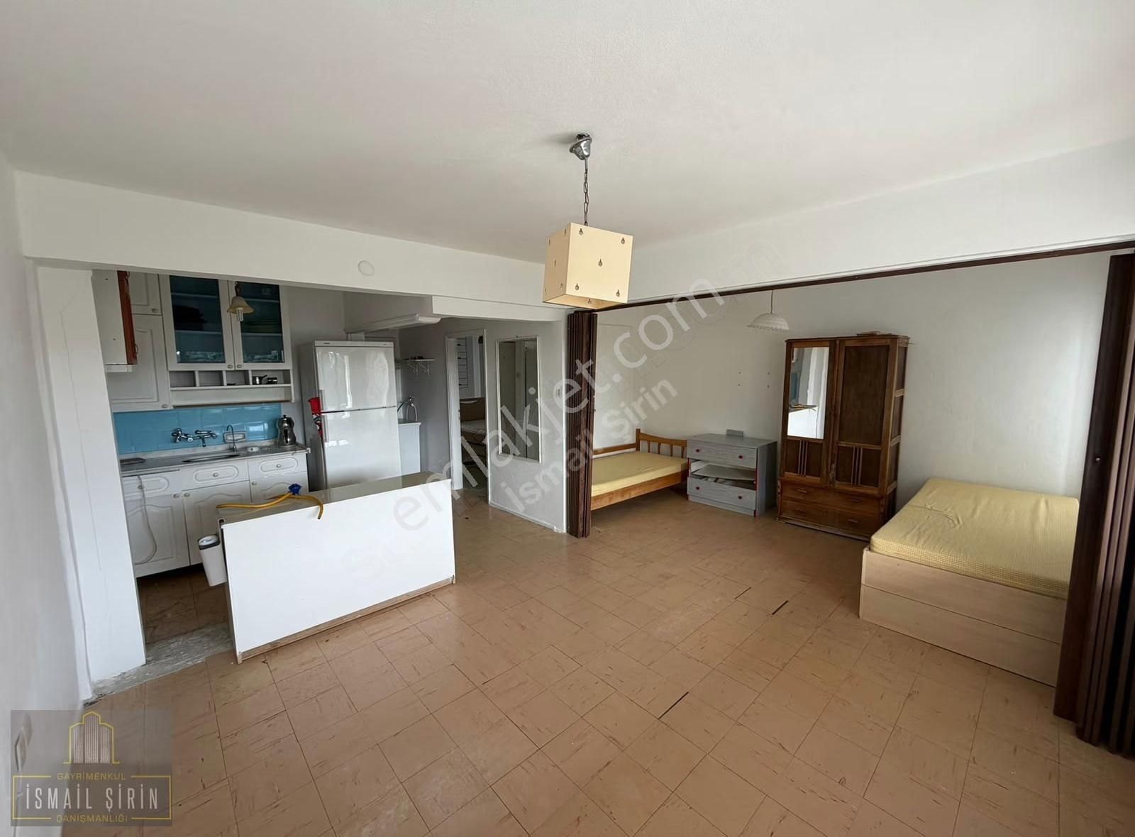 İsmailşirindn Narlı Yolu Üzeri Denize Sıfır Sitede Ara Kat Daire