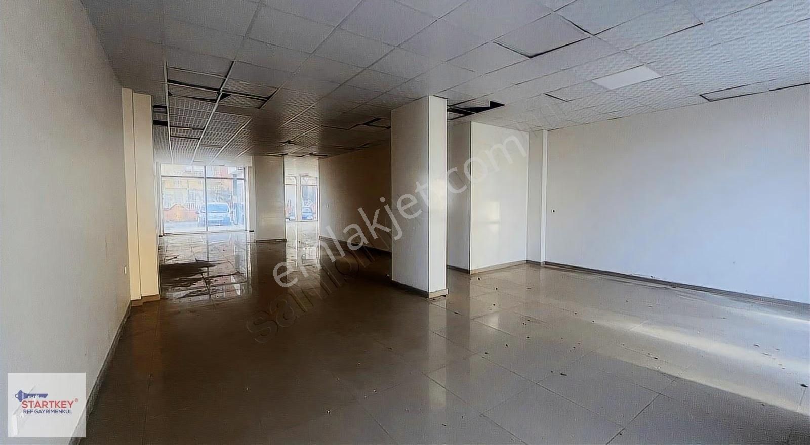 Menemende Geniş Cadde Üzerinde 3 Girişli, Depolu Kiralık Dükkan - Görsel 4