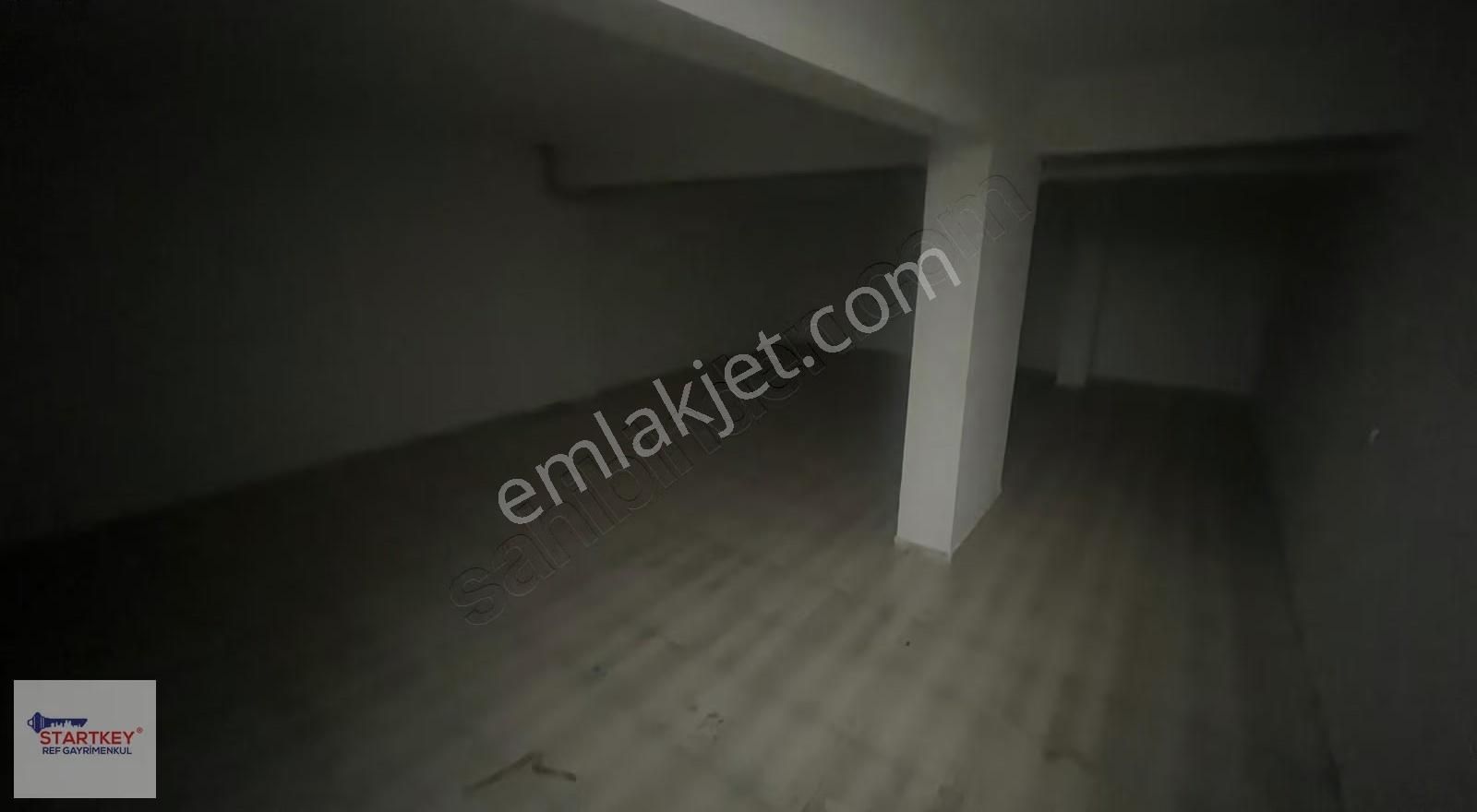 Menemende Geniş Cadde Üzerinde 3 Girişli, Depolu Kiralık Dükkan - Görsel 6