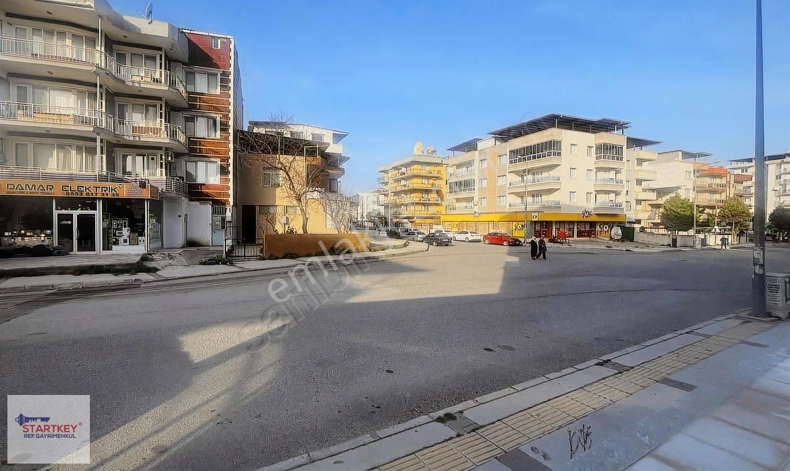 Menemende Geniş Cadde Üzerinde 3 Girişli, Depolu Kiralık Dükkan - Görsel 9