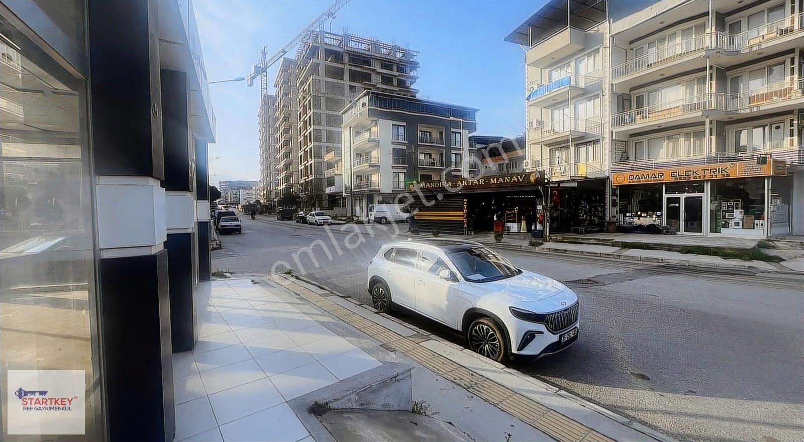 Menemende Geniş Cadde Üzerinde 3 Girişli, Depolu Kiralık Dükkan - Görsel 13