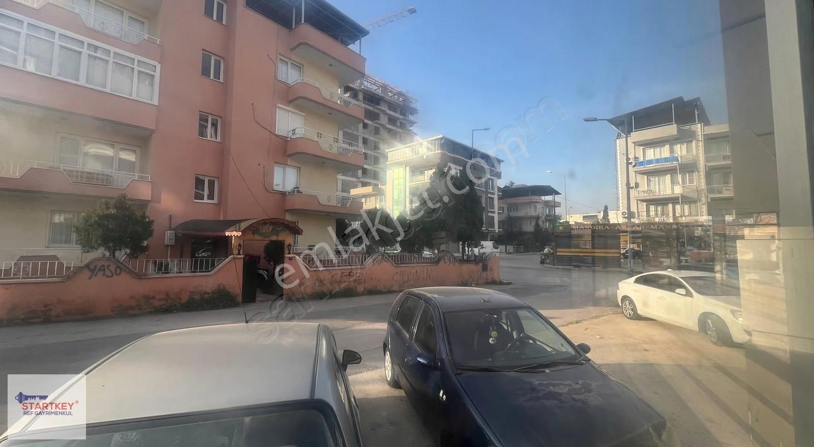 Menemende Geniş Cadde Üzerinde 3 Girişli, Depolu Kiralık Dükkan - Görsel 17