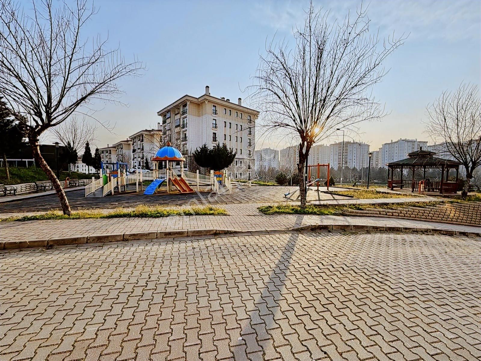 Emekli Tokide 2+1 Eşyasız Ayrı Mutfaklı Fırsat Satılık Daire - Görsel 3