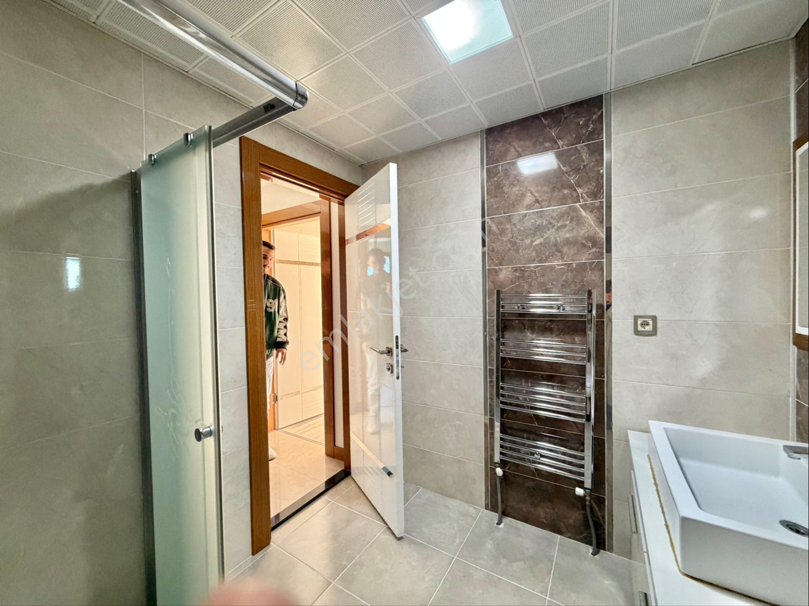 Lunapark Kavşağında Ultra Lüx Tertemiz Acil Fırsat Satılık Daire - Görsel 18