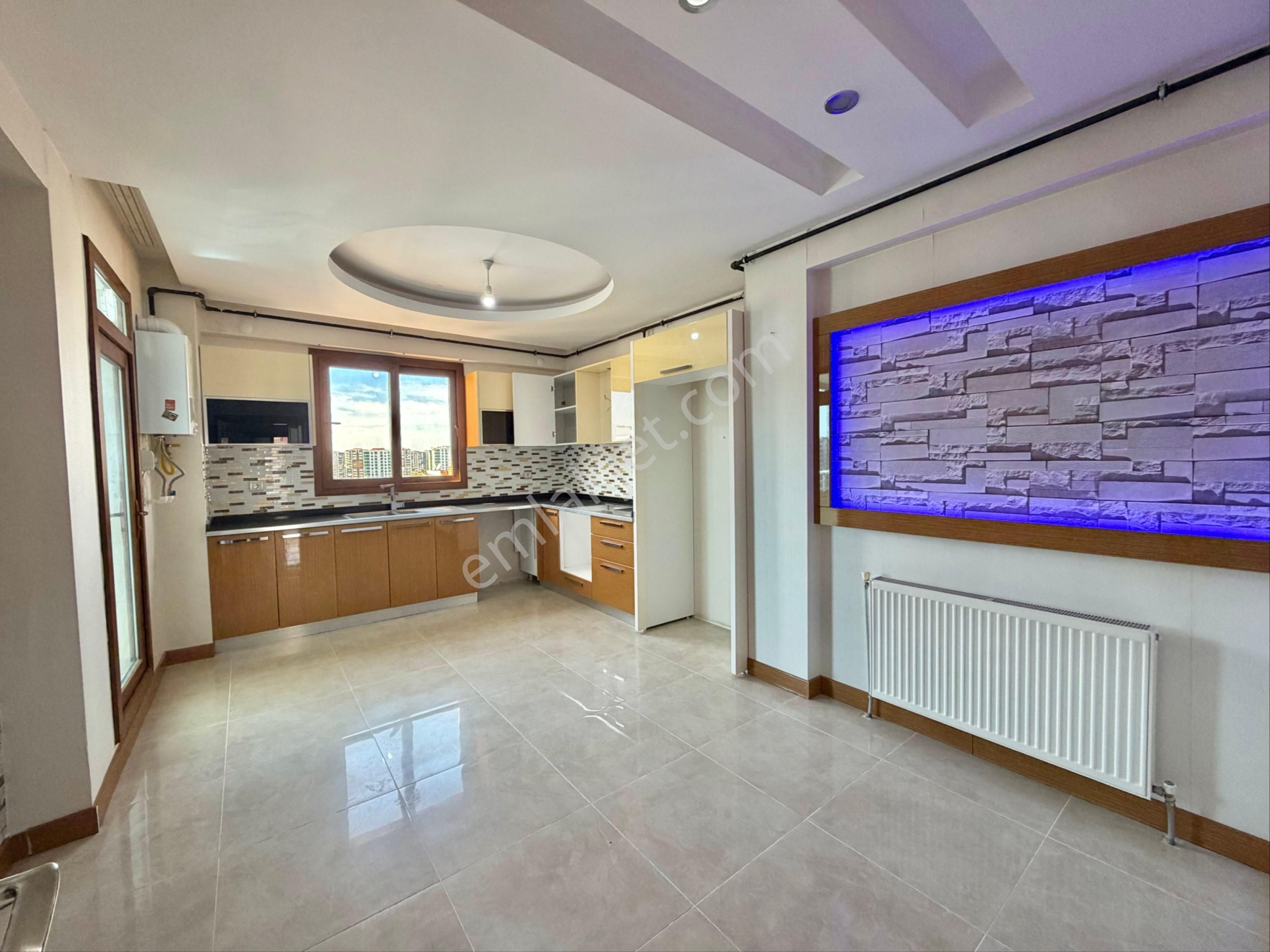 Lunapark Kavşağında Ultra Lüx Tertemiz Acil Fırsat Satılık Daire