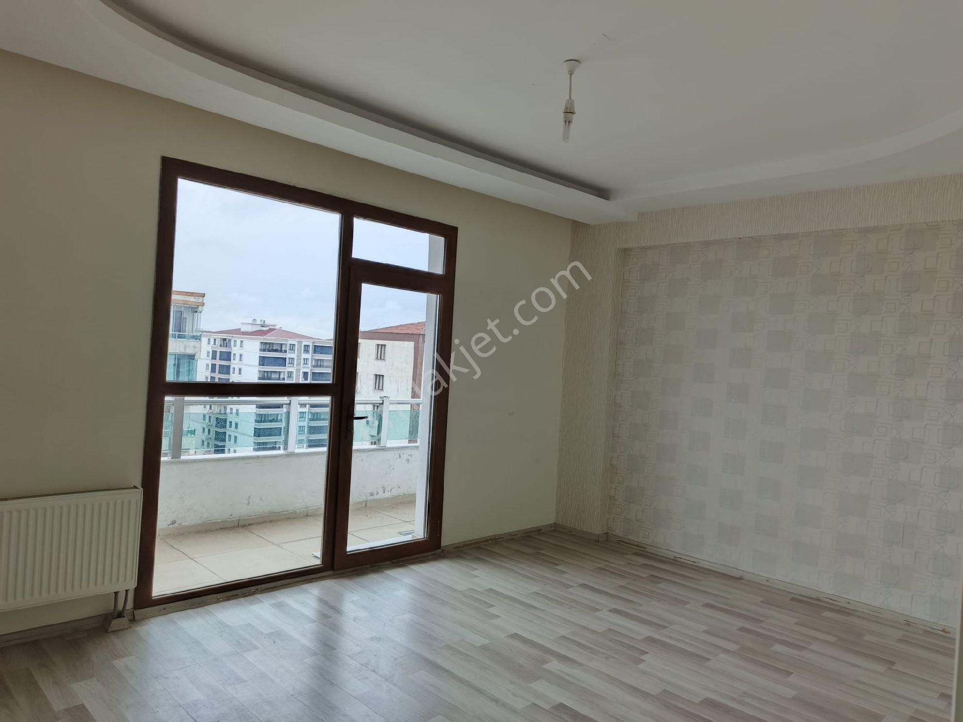 Kiralık 3+1 Bağcılar Millet Bahçesi Civarı - Görsel 16