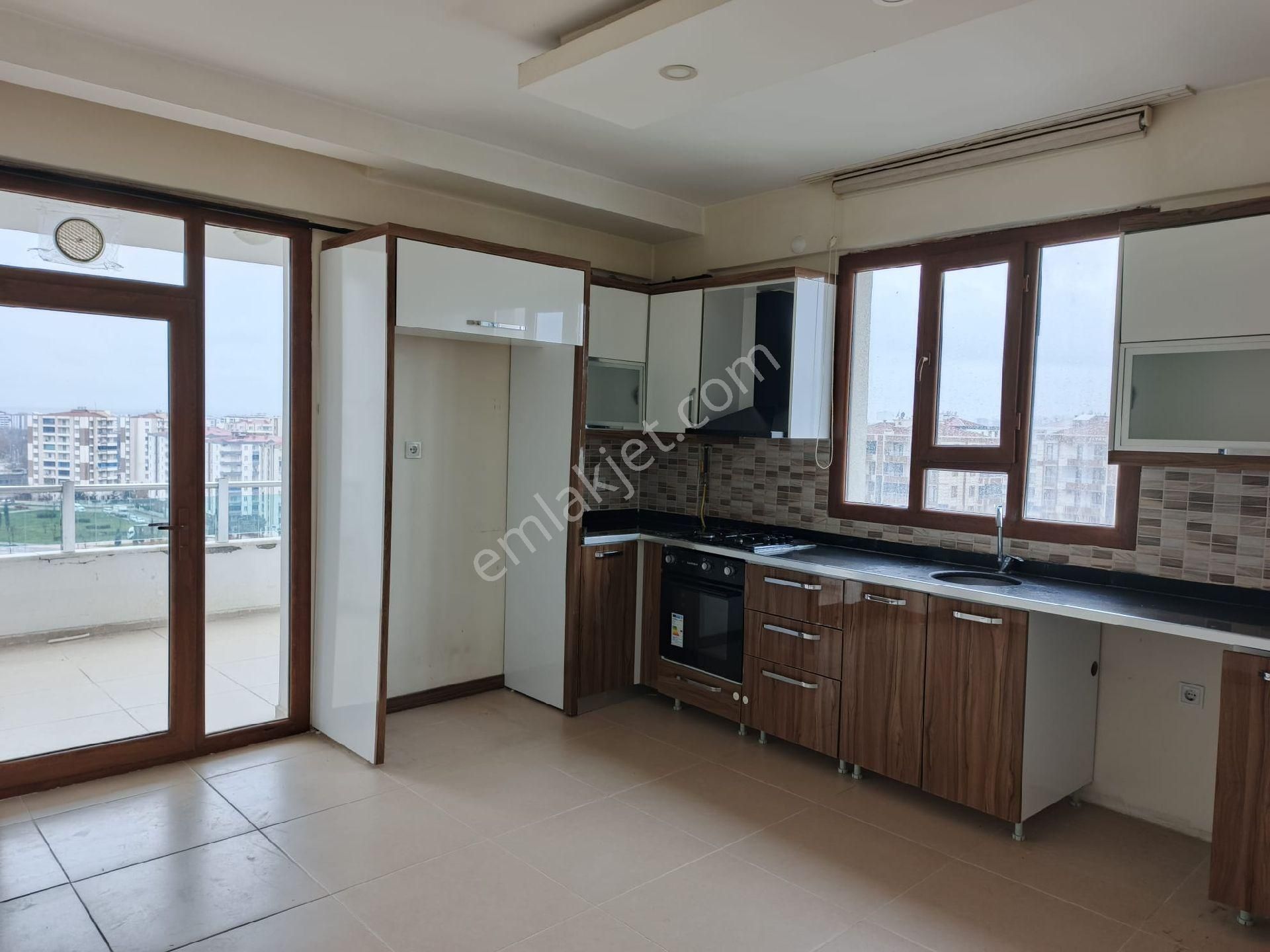 Kiralık 3+1 Bağcılar Millet Bahçesi Civarı - Görsel 3
