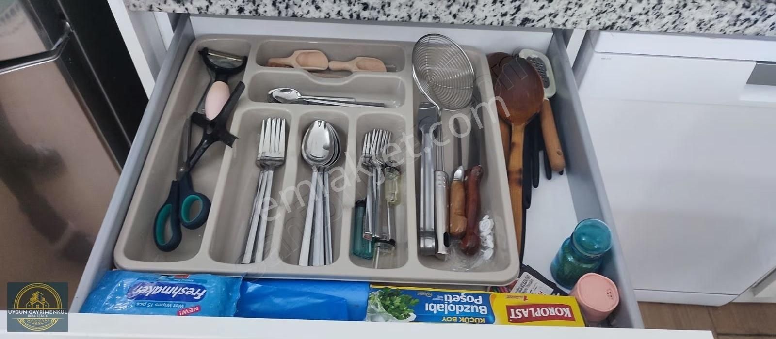 Havuz Cepheli, Site İçi, Ful Yeni Eşyalı Kiralık 2+1 Daire - Görsel 2
