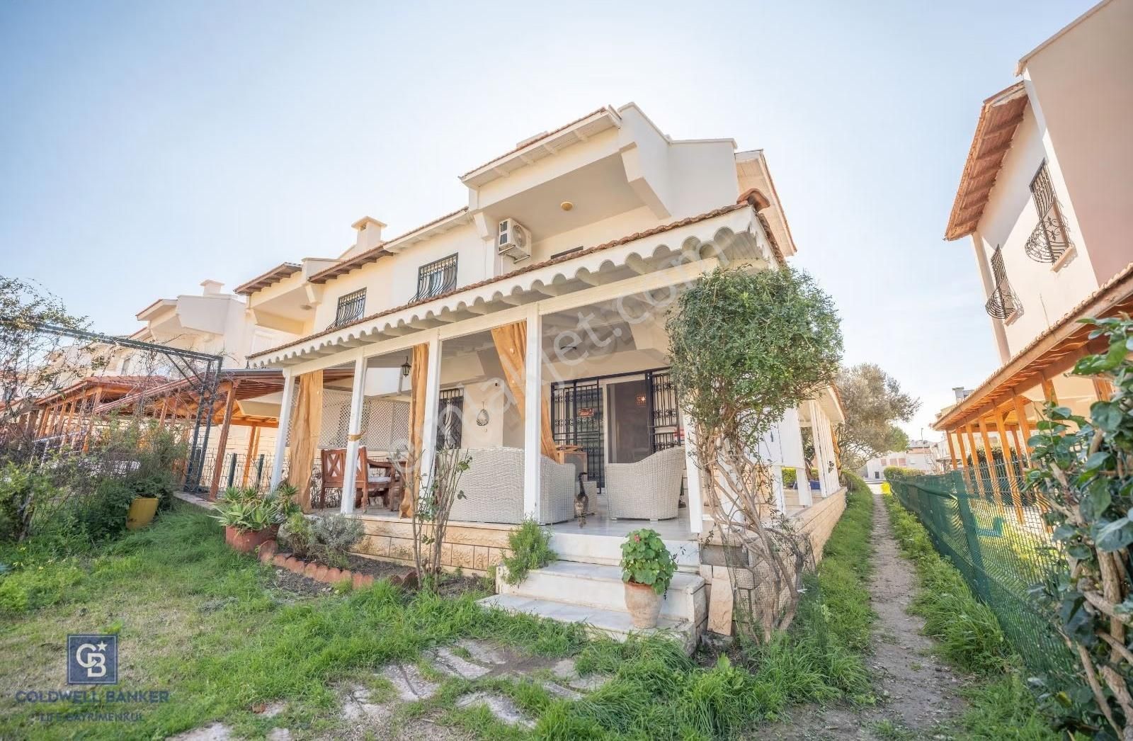 Çeşme Şifne De Denize Yakın Site İçi Satılık Villa