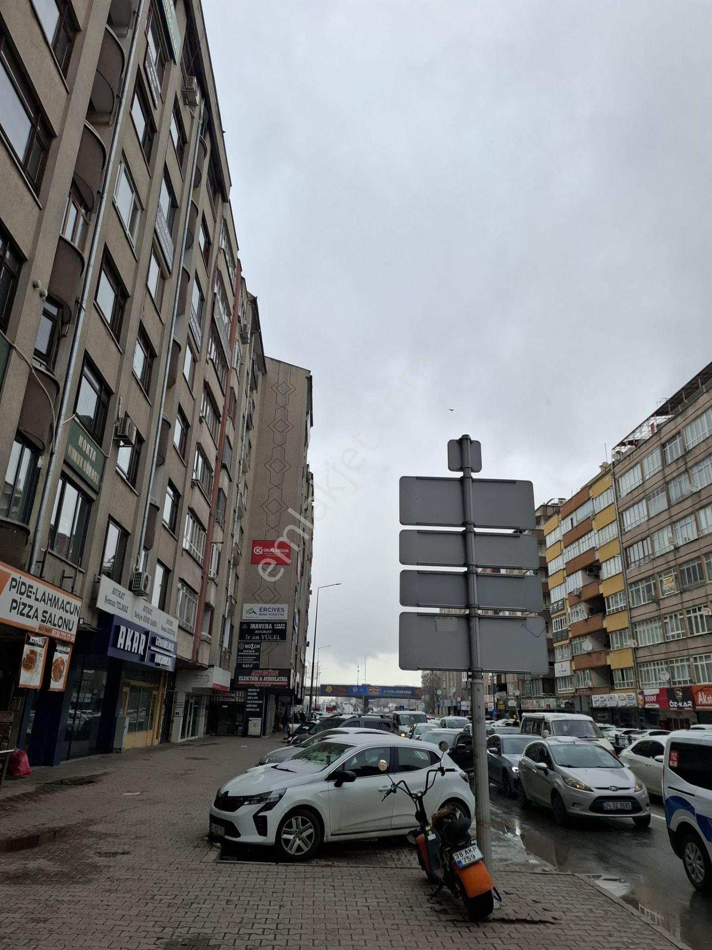 Kayseri İstasyon Caddesinde Yatırımlık Satılık İçi Boş Dükkan