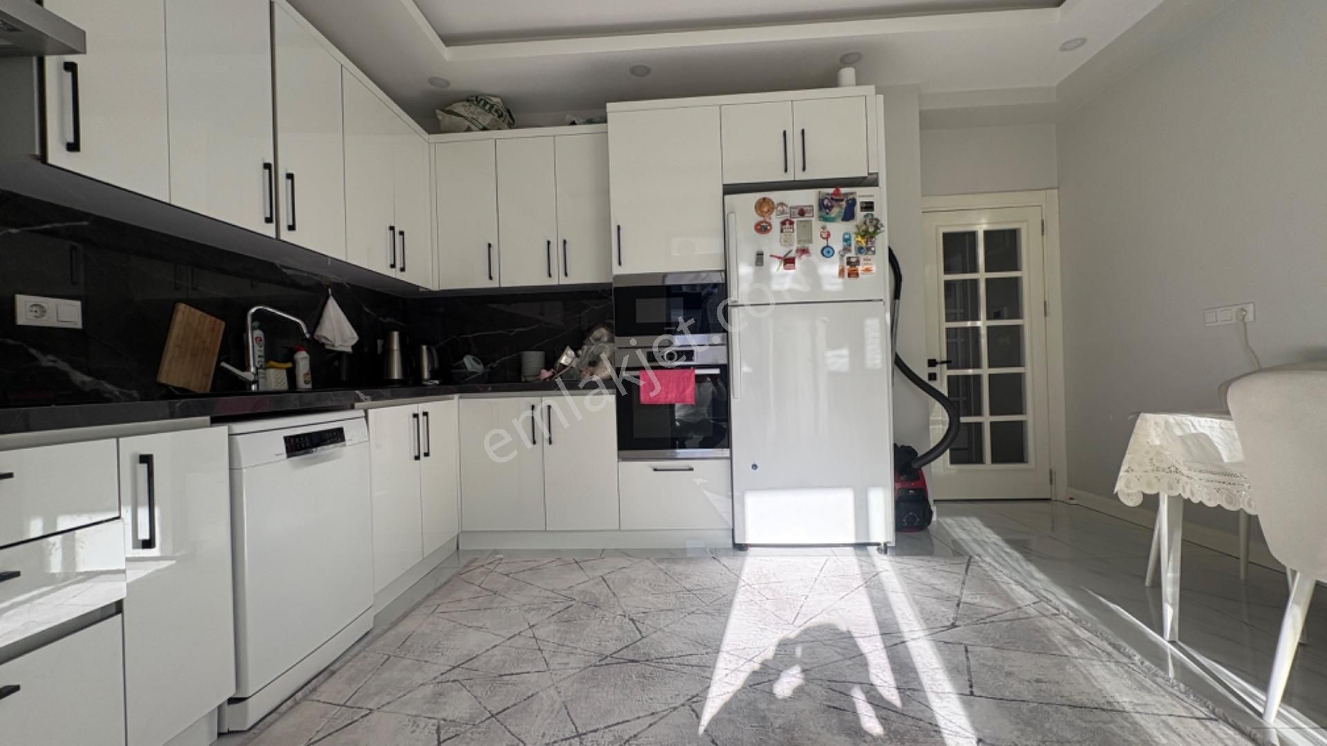 Mollateam Bayrampaşa Yıldırım Mah Merkezi Konumda Asansörlü 123 M²satılık 3+1 Geniş Aile Dai - Görsel 14