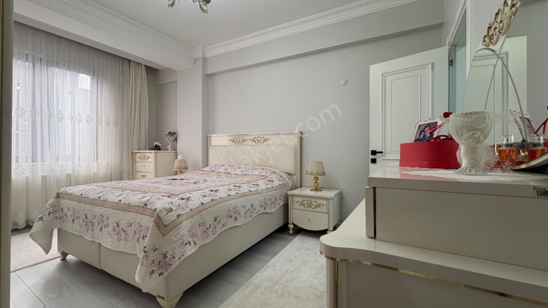 Mollateam Bayrampaşa Yıldırım Mah Merkezi Konumda Asansörlü 123 M²satılık 3+1 Geniş Aile Dai - Görsel 10