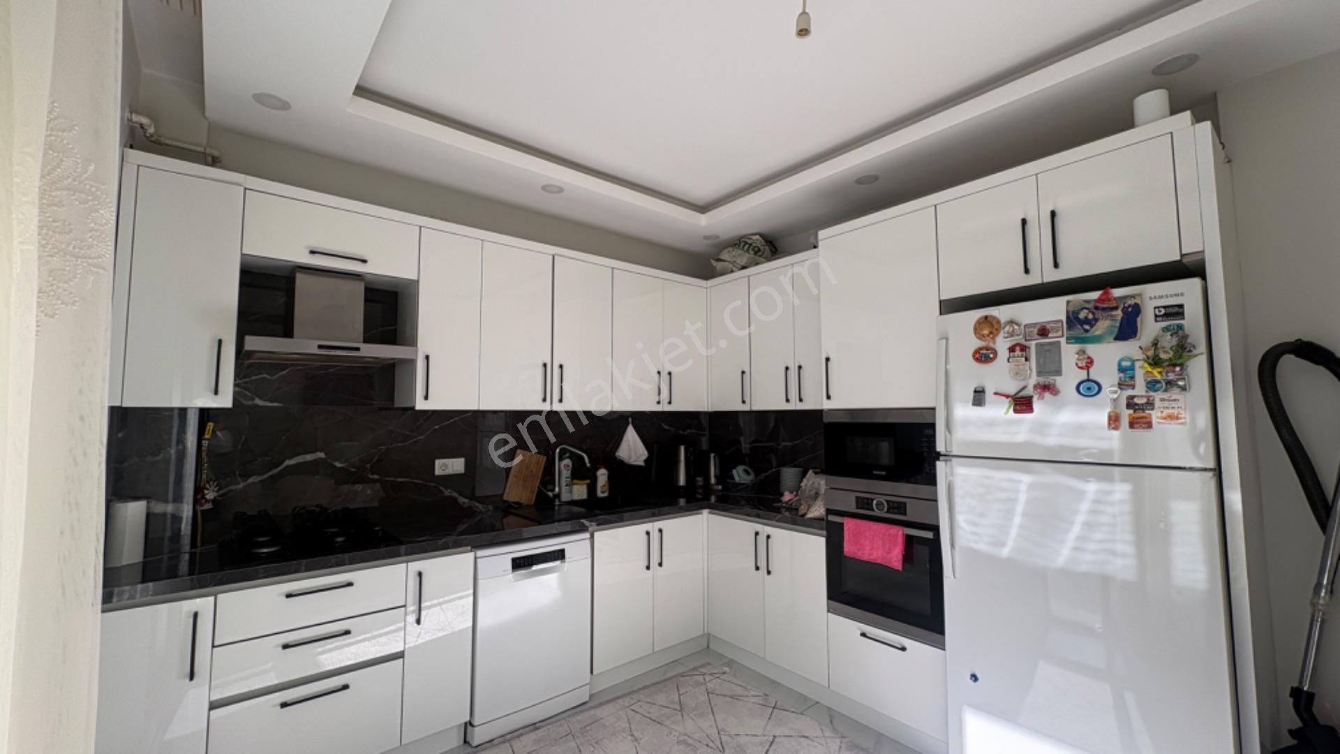 Mollateam Bayrampaşa Yıldırım Mah Merkezi Konumda Asansörlü 123 M²satılık 3+1 Geniş Aile Dai - Görsel 16