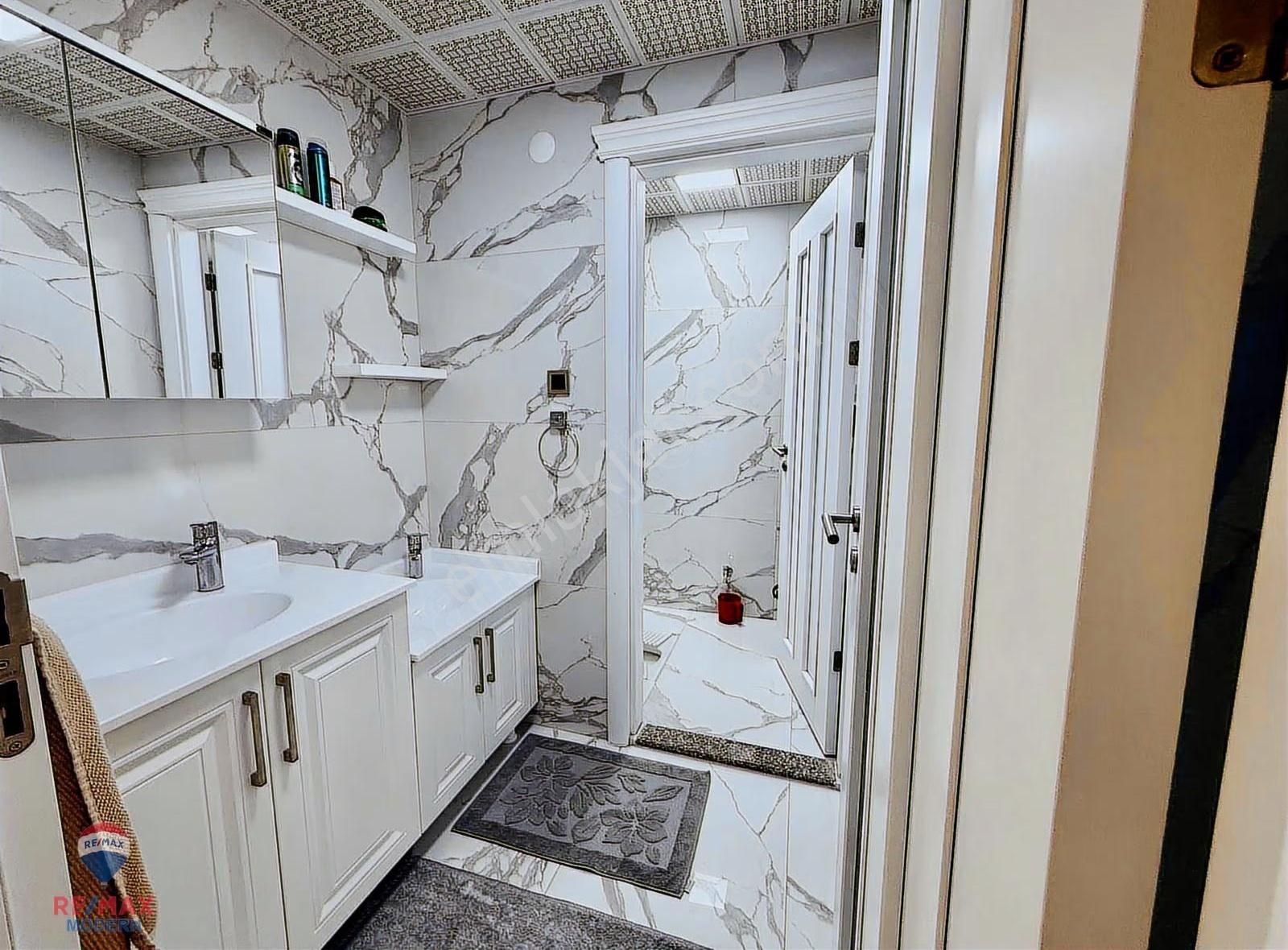 Atakum'da Prestijli Sitede Deniz Manzaralı 4+1 Daire - Görsel 14