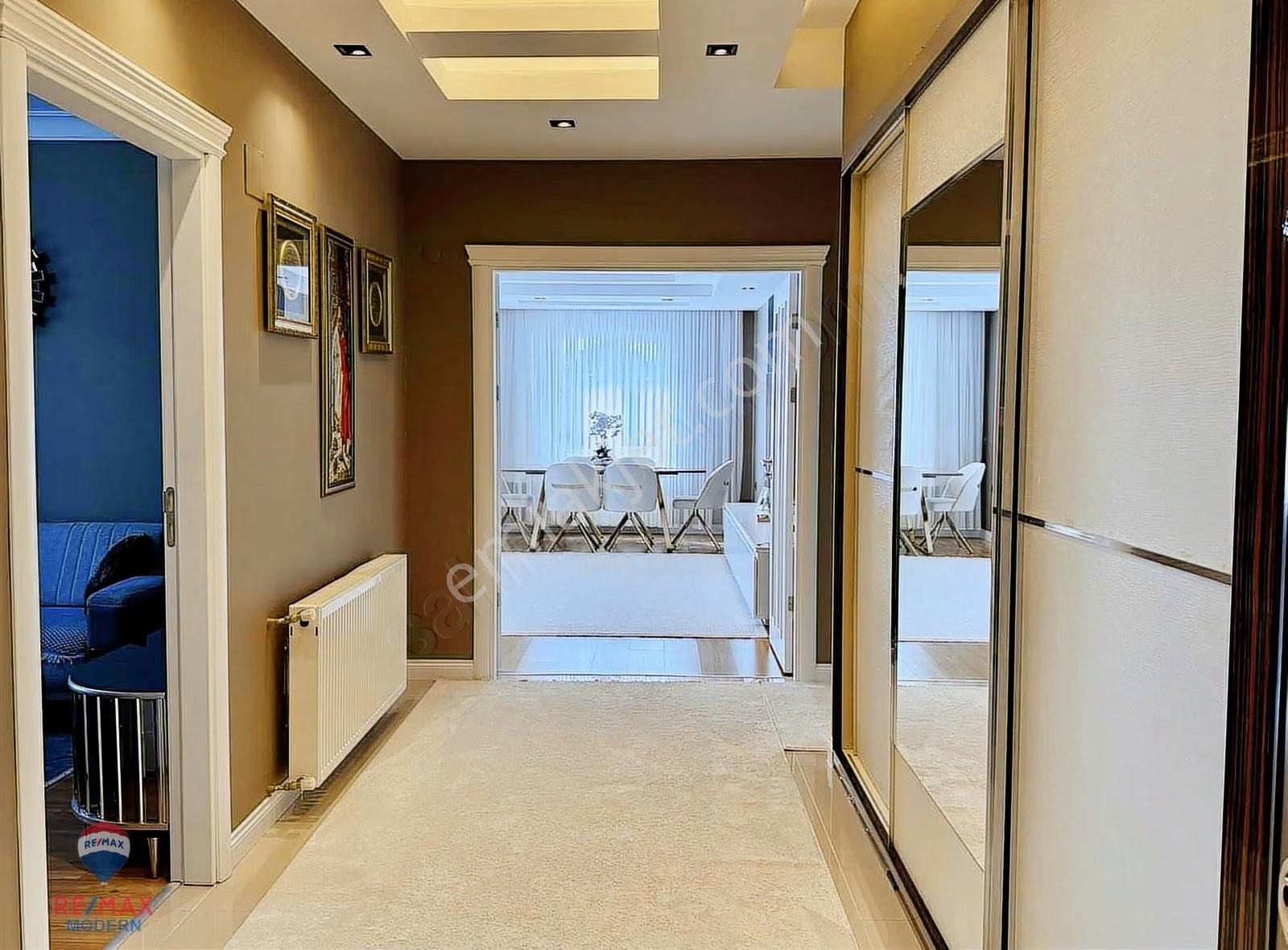 Atakum'da Prestijli Sitede Deniz Manzaralı 4+1 Daire - Görsel 12
