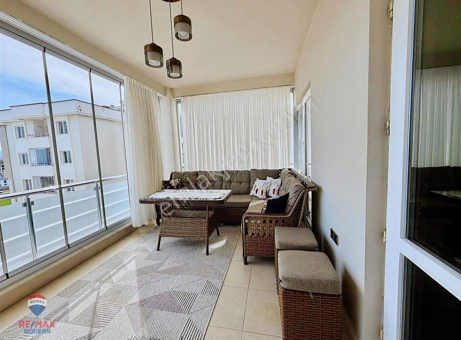 Atakum'da Prestijli Sitede Deniz Manzaralı 4+1 Daire - Görsel 17