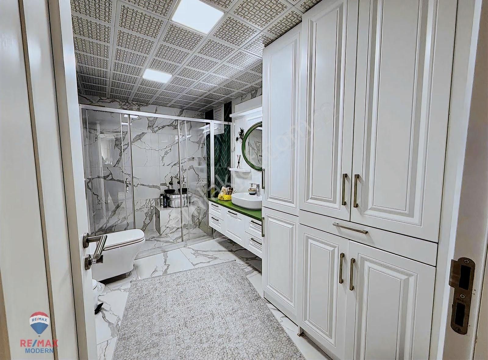 Atakum'da Prestijli Sitede Deniz Manzaralı 4+1 Daire - Görsel 15