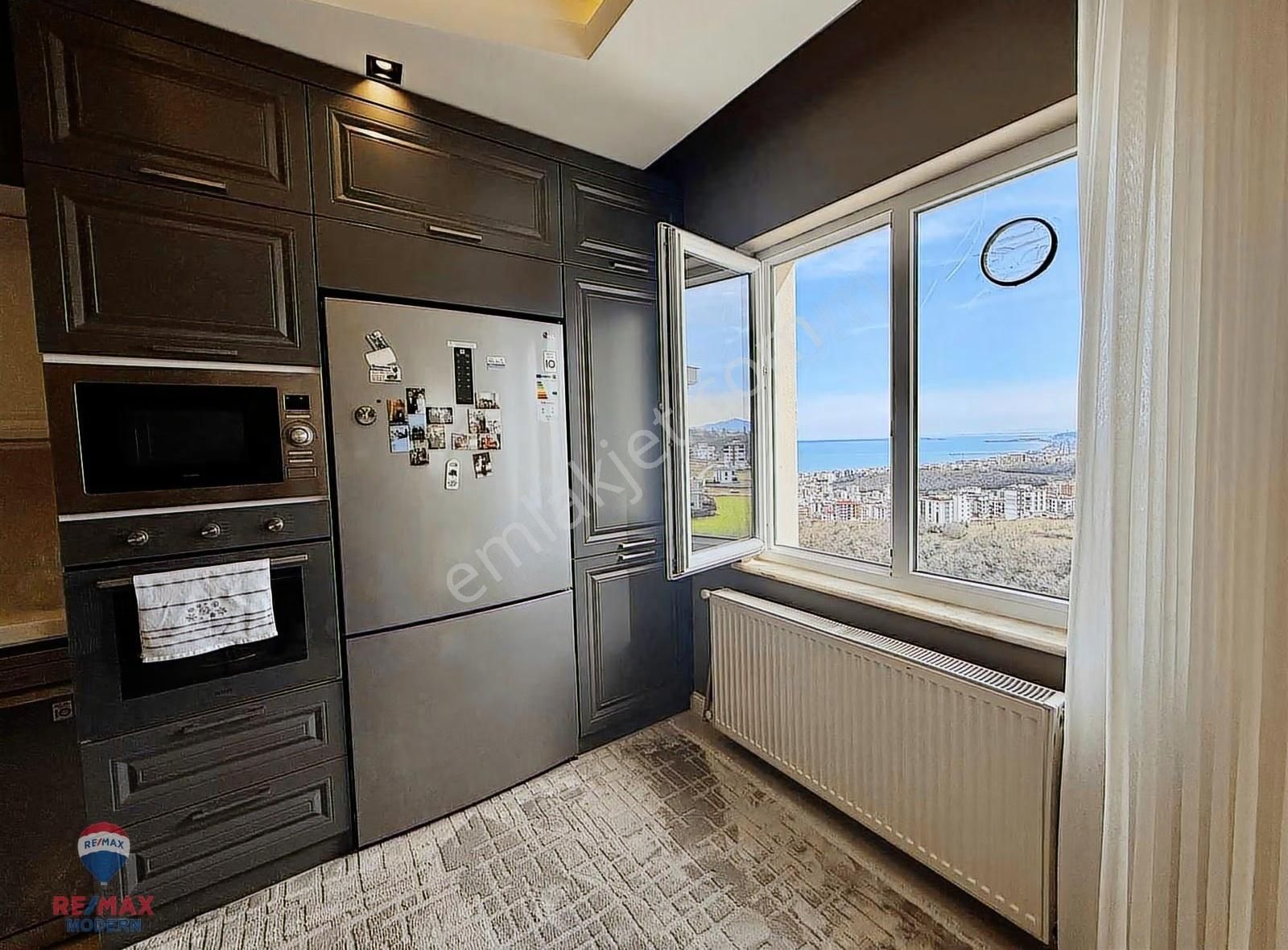 Atakum'da Prestijli Sitede Deniz Manzaralı 4+1 Daire - Görsel 23