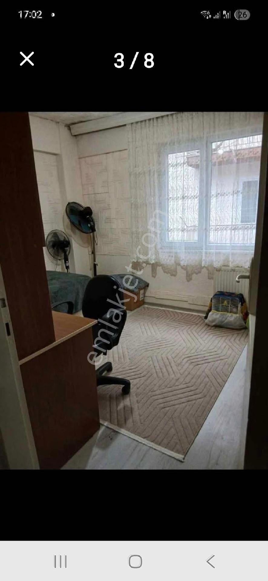Gemlikte Sahibinden Satılık 1990 Yapım...3+1...4.kat Daire1 Nolu Sağlık Ocağı Yanı - Görsel 3