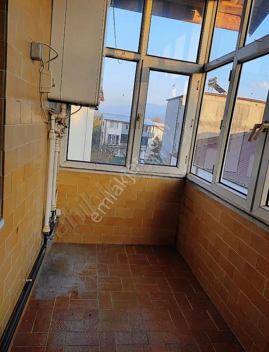 Akyazı Cumhuriyet Mh.140 M2 3+1 Daire Zafer Camii Yanı - Görsel 4