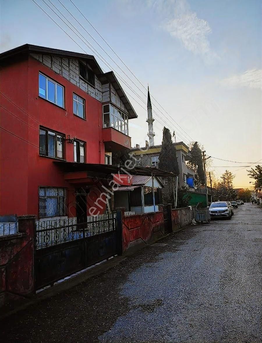 Akyazı Cumhuriyet Mh.140 M2 3+1 Daire Zafer Camii Yanı - Görsel 7