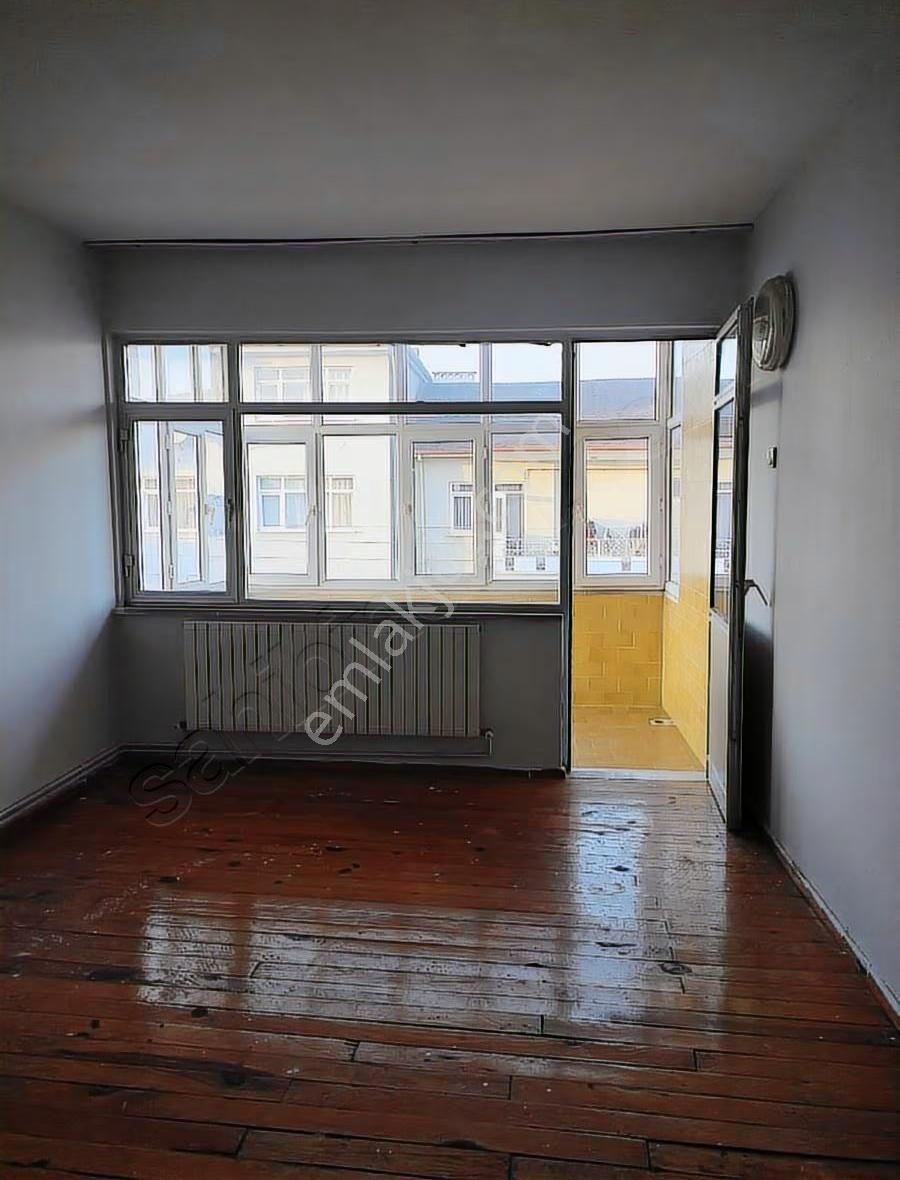 Akyazı Cumhuriyet Mh.140 M2 3+1 Daire Zafer Camii Yanı - Görsel 6