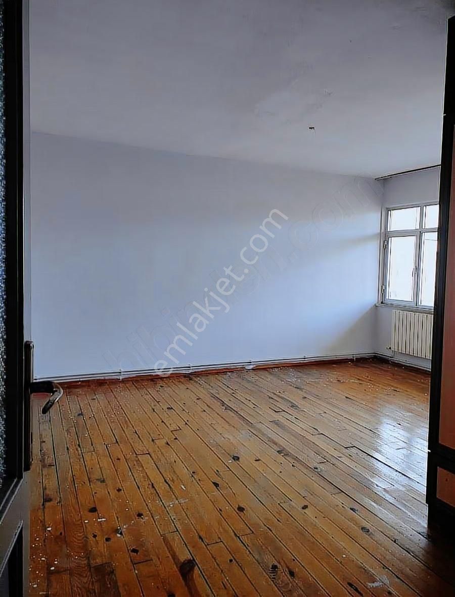 Akyazı Cumhuriyet Mh.140 M2 3+1 Daire Zafer Camii Yanı - Görsel 2