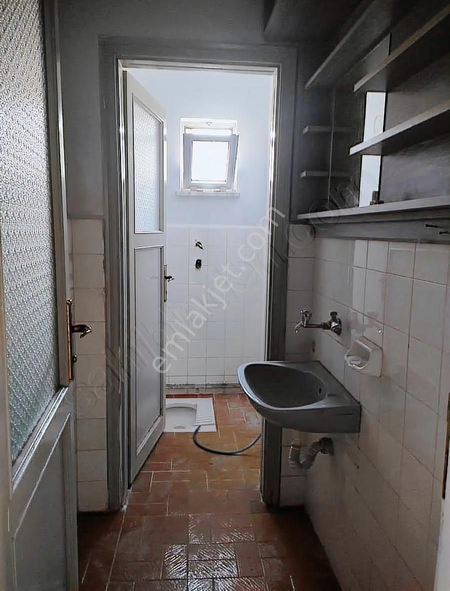 Akyazı Cumhuriyet Mh.140 M2 3+1 Daire Zafer Camii Yanı - Görsel 14