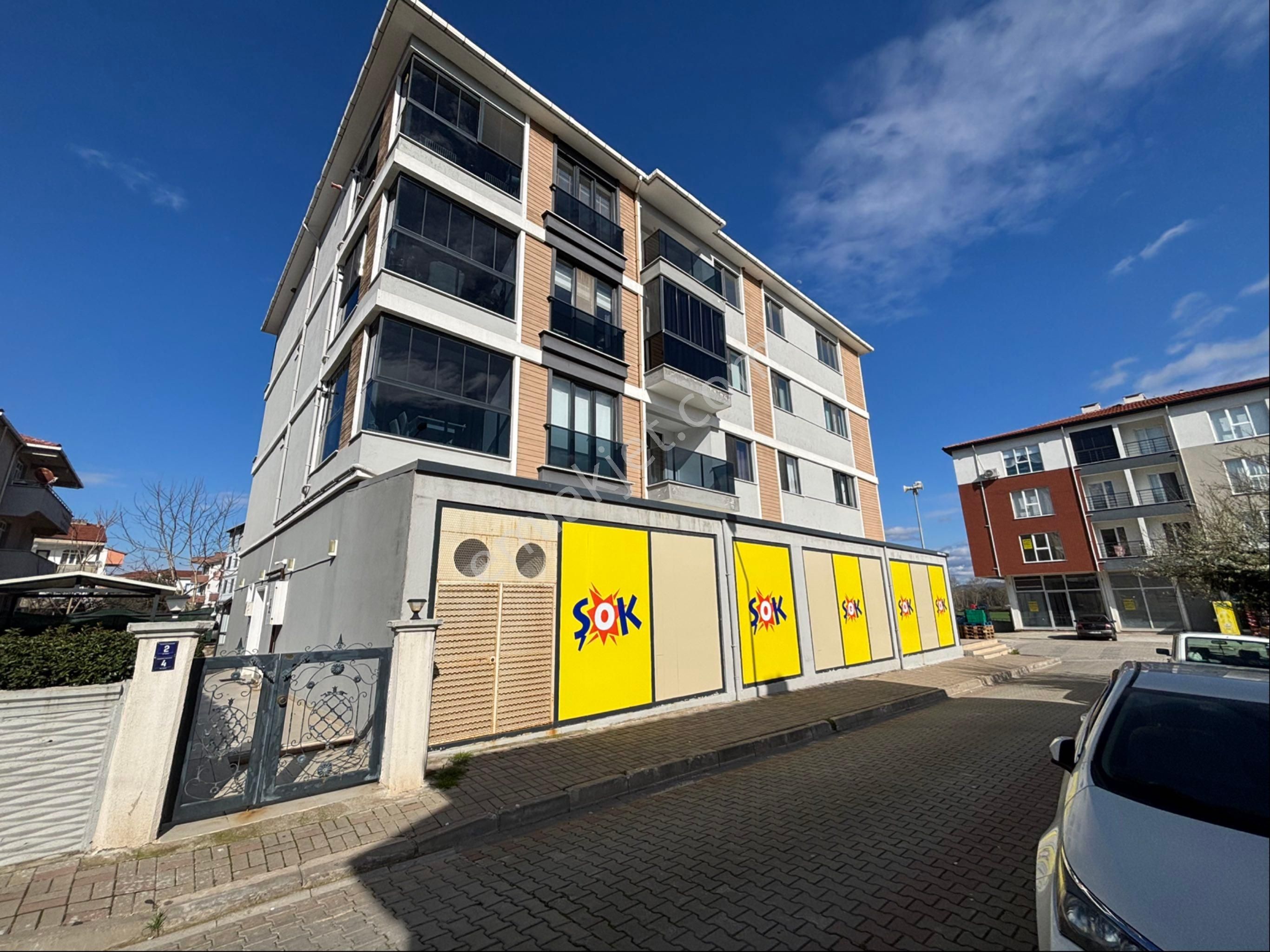 Biga-çan Caddesi Üzerin'de Ön Cephe Satılık 3+1 Modern Daire - Görsel 3