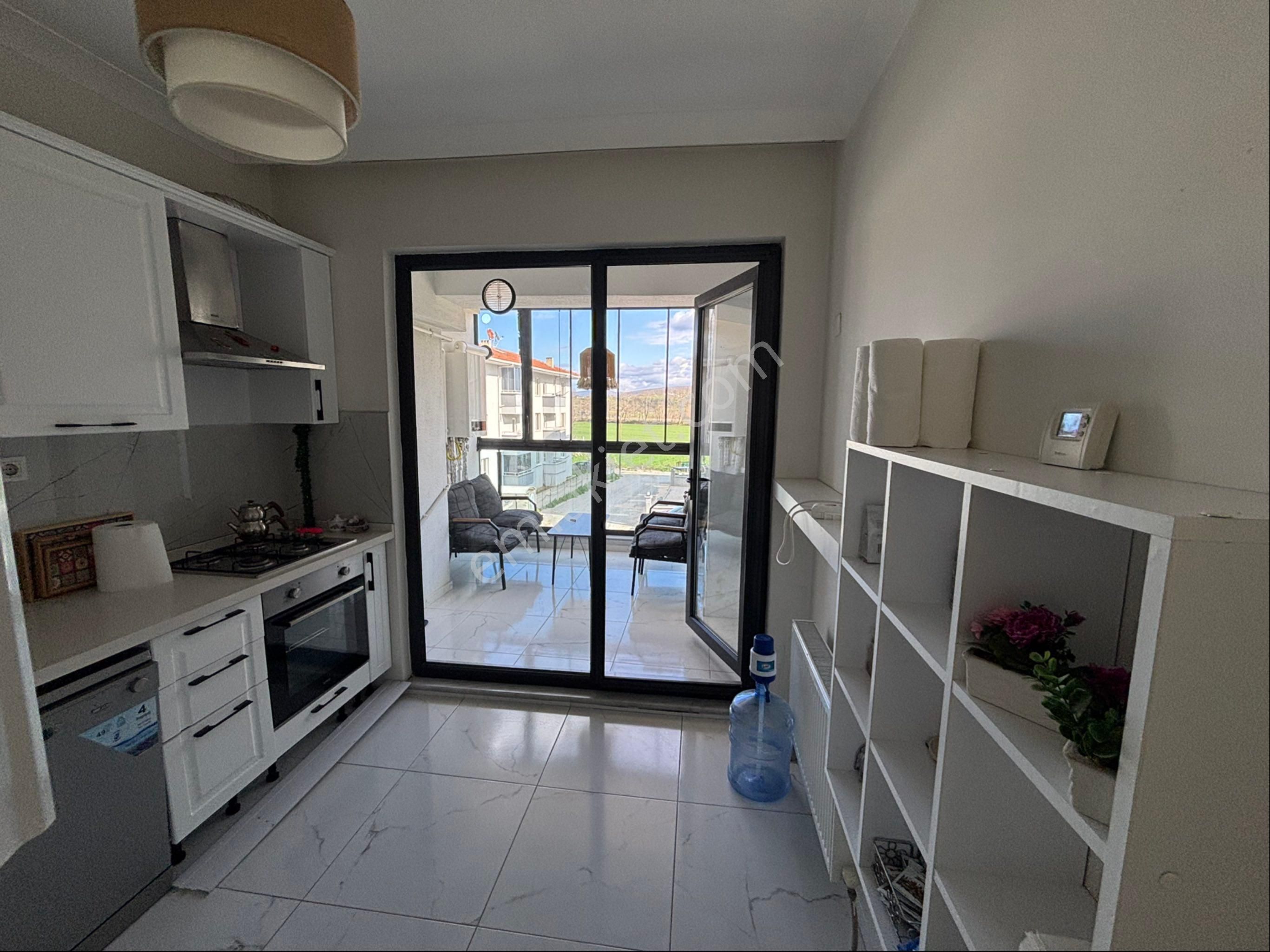 Biga-çan Caddesi Üzerin'de Ön Cephe Satılık 3+1 Modern Daire