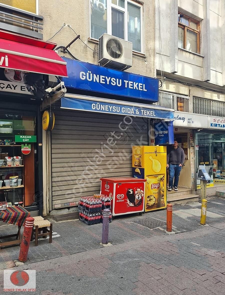 Kadıköy Altıyol İşlek Sokakta Satılık Dükkan