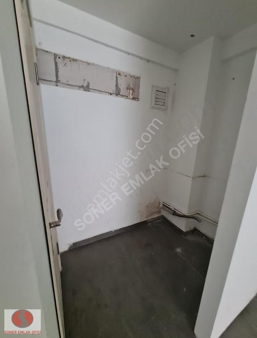 Kadıköy Altıyolda Ana Caddede Kiralık Dükkan - Görsel 8