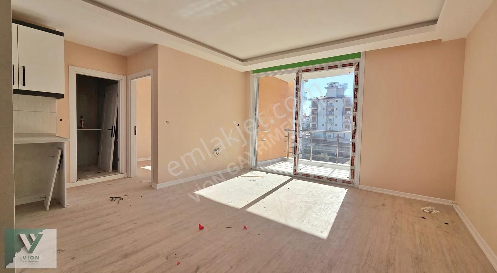 Gülsüm Aydın'dan Döşemealtı Ana Yola Yakın Havuzlu 1+1 Daire