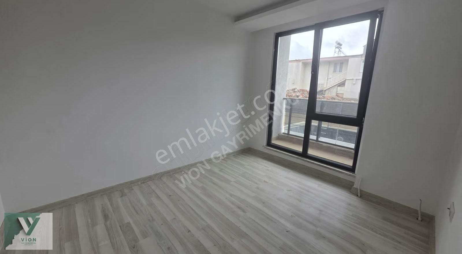 Rezan Kiraz'dan Altıntaş'ta Havuzlu 1+1 Kiralık Daire - Görsel 4