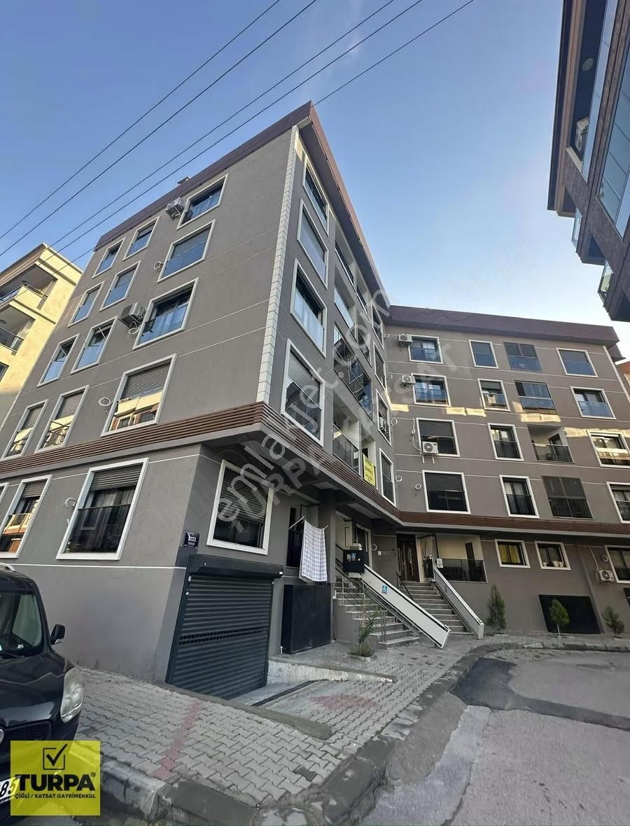 Karşıyaka Şemikler'de Sıfır Kapalı Mutfak 2+1 Kiralık Daire