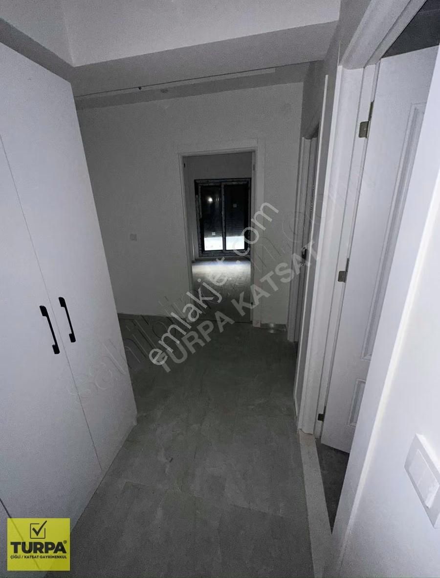 Karşıyaka Şemikler'de Sıfır Kapalı Mutfak 2+1 Kiralık Daire - Görsel 13