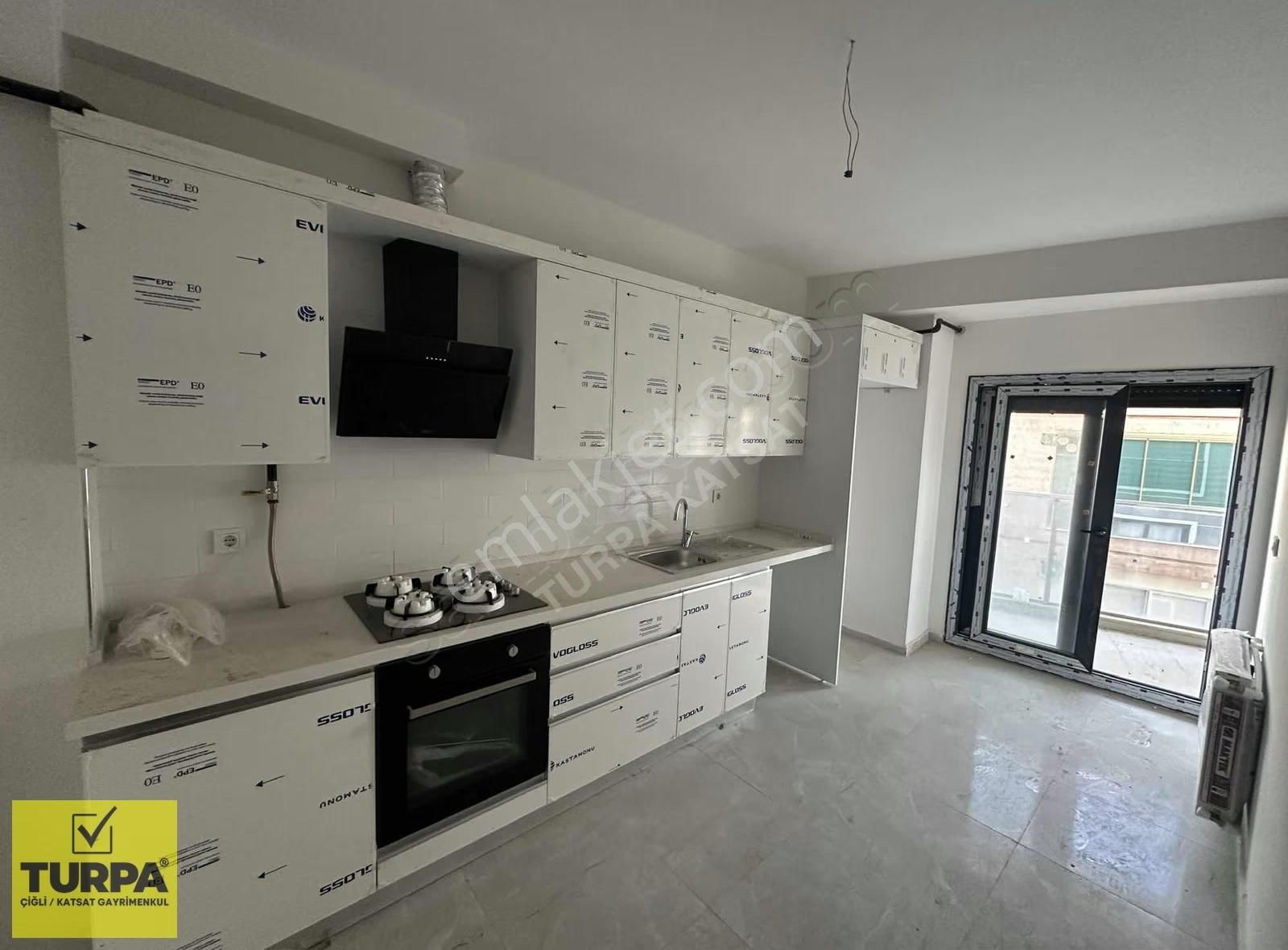 Karşıyaka Şemikler'de Sıfır Kapalı Mutfak 2+1 Kiralık Daire - Görsel 6