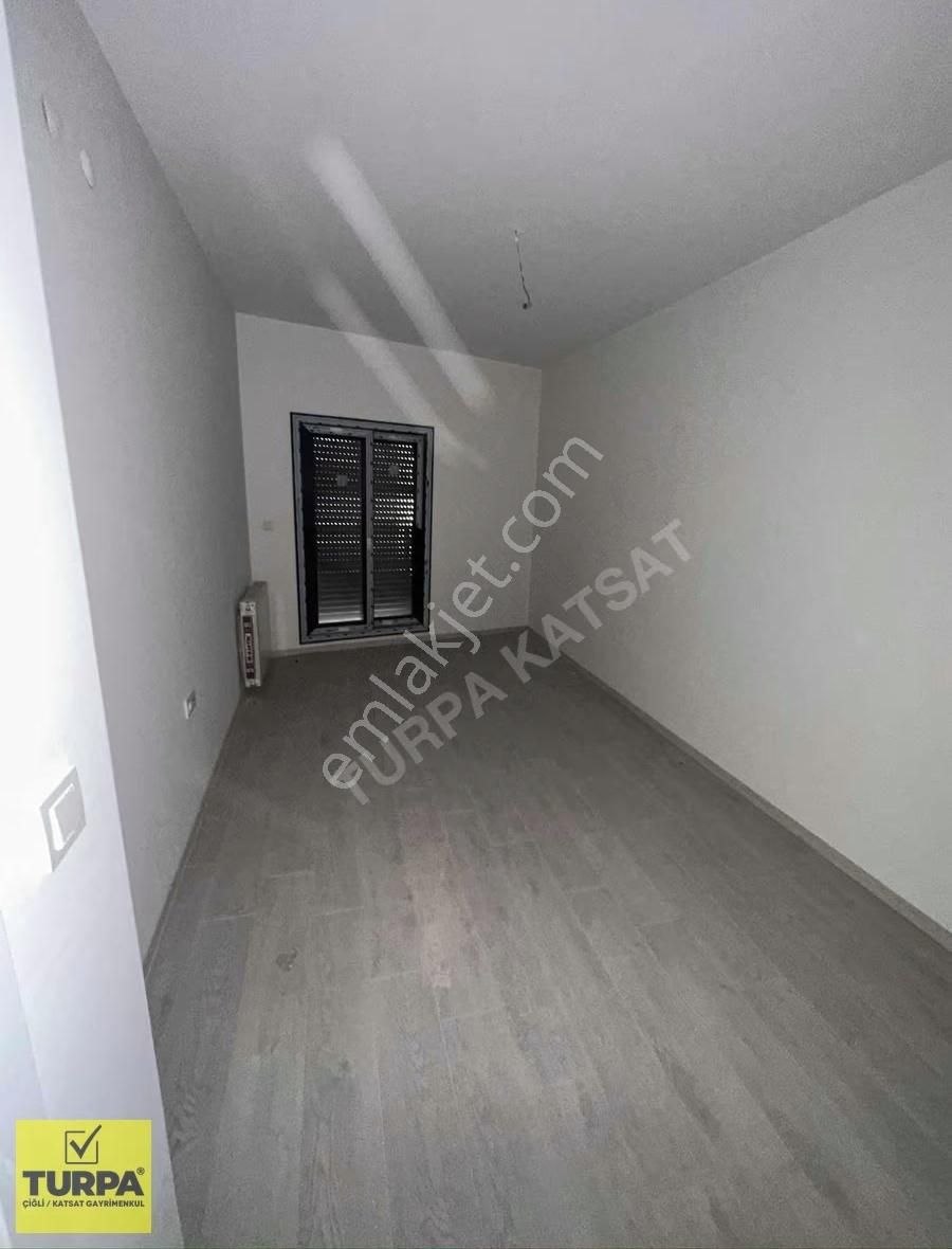 Karşıyaka Şemikler'de Sıfır Kapalı Mutfak 2+1 Kiralık Daire - Görsel 5