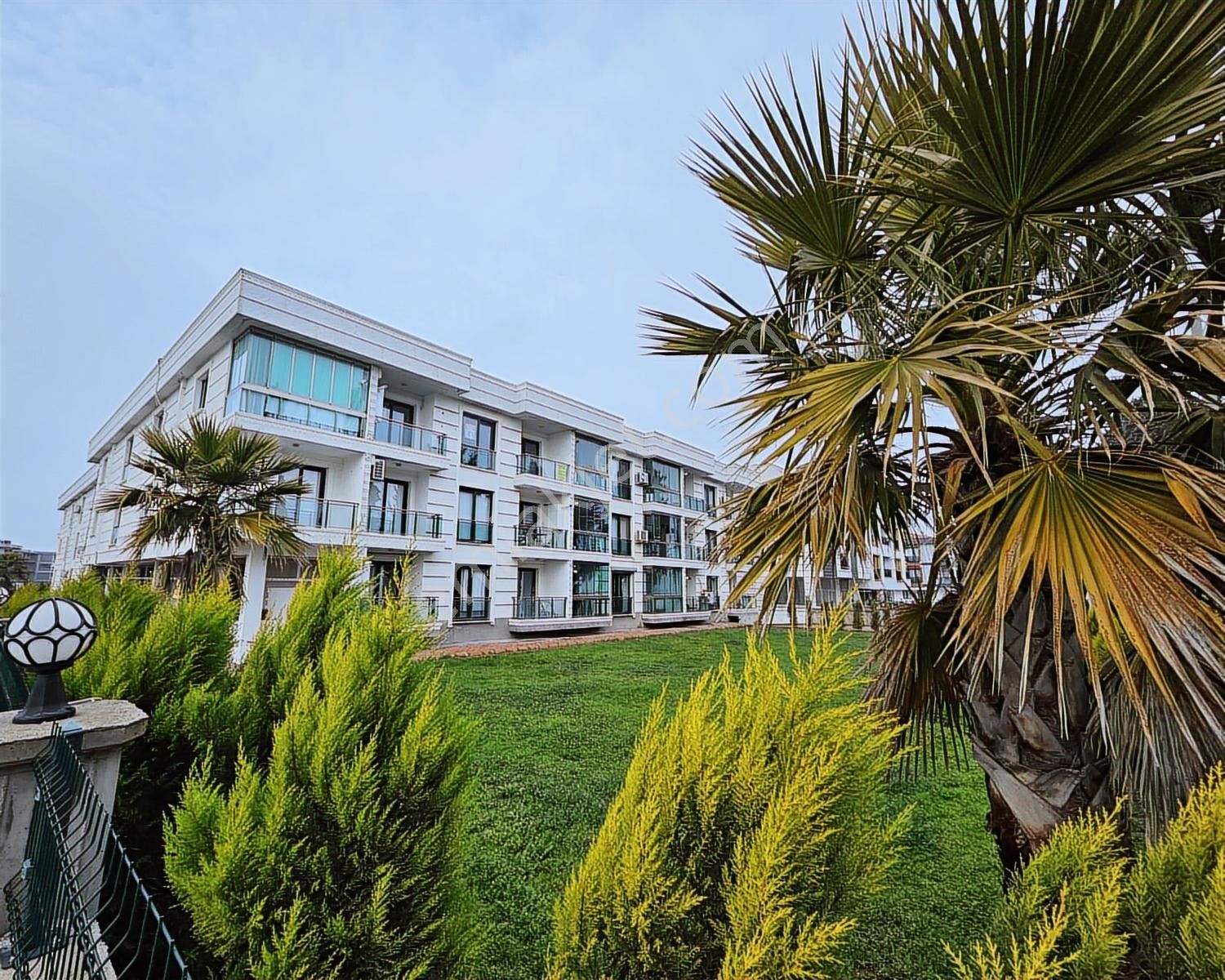 Bahçeşehir Koleji Karşısında Satılık Kelepir Daire 2+1