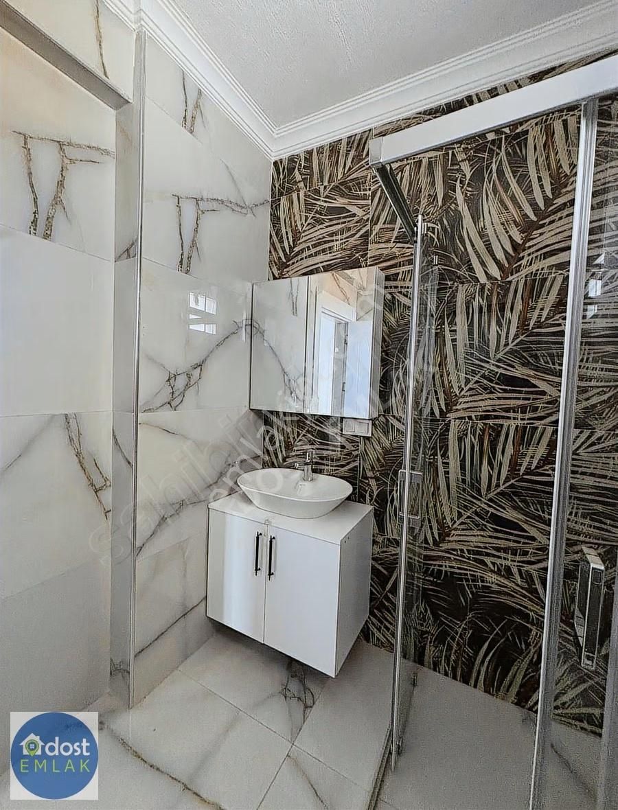 Hürriyet Mahallesi'nde Bahçeli 2+1 Satılık Sıfır Daire - Görsel 2