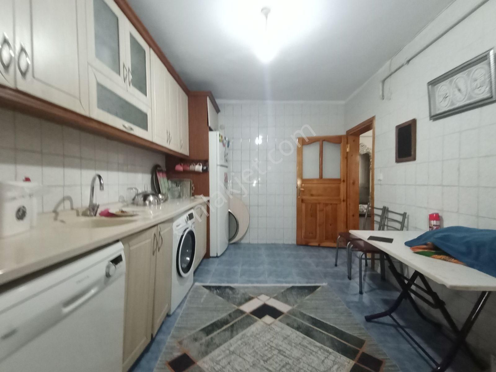 A.gazi Mah De 3 Katli Binada Her Katta Tek Daire 3+1/120m2 - Görsel 2