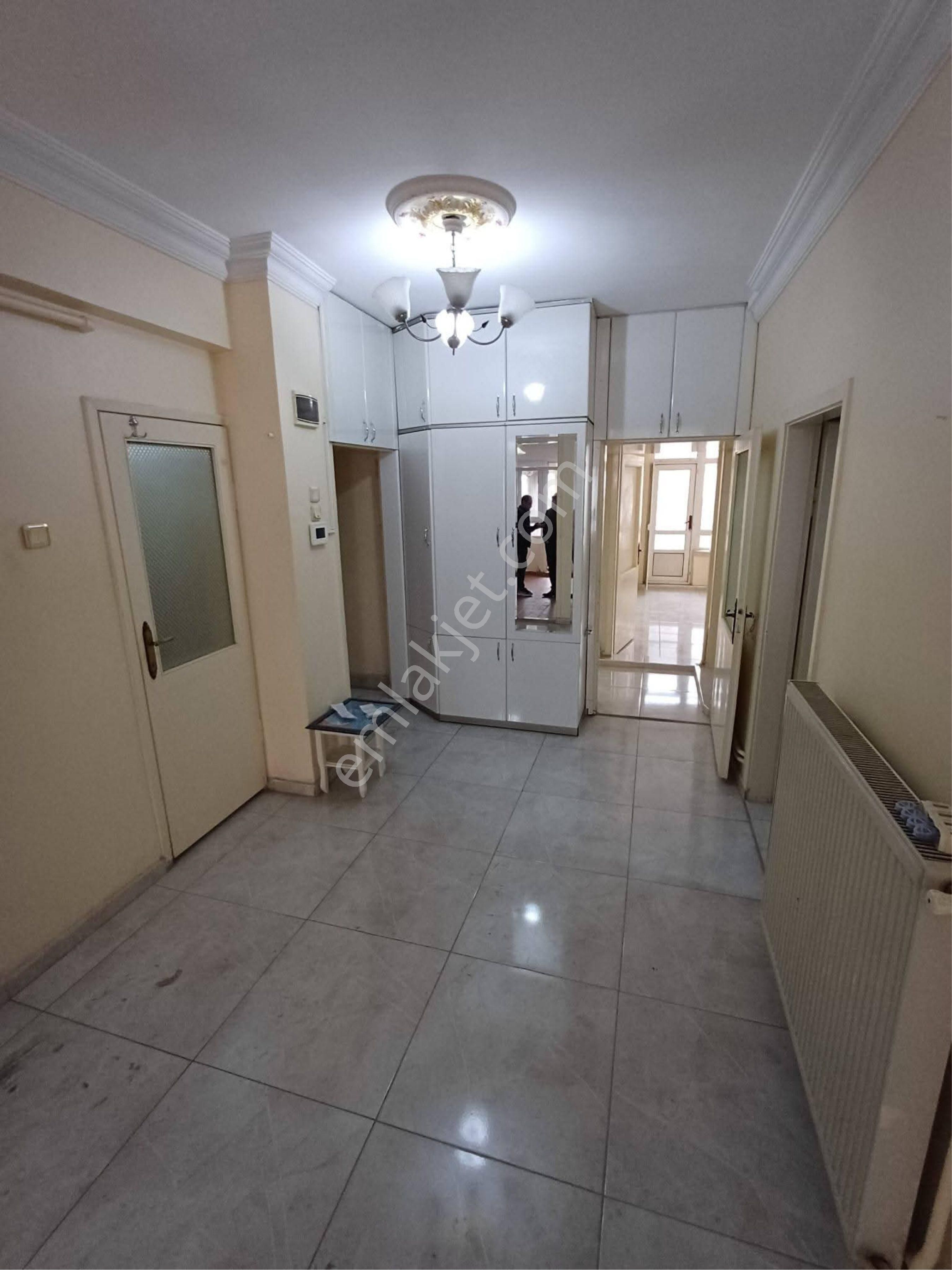 Karadeniz Mahallesinde Asansörlü 3+1 Satılık Daire - Görsel 2