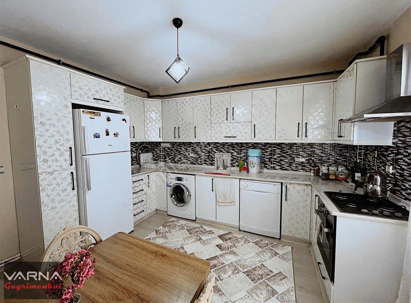 Menderes Gazipaşa Mah. Kiralık 120 M2 2+1 Ara Kat Daire - Görsel 7